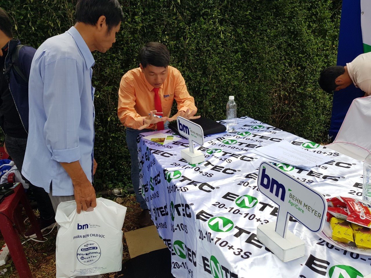 z1317865385847_c8eaee2edddb528632b45ea951726bf7